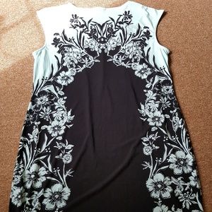 Sleeveless dress